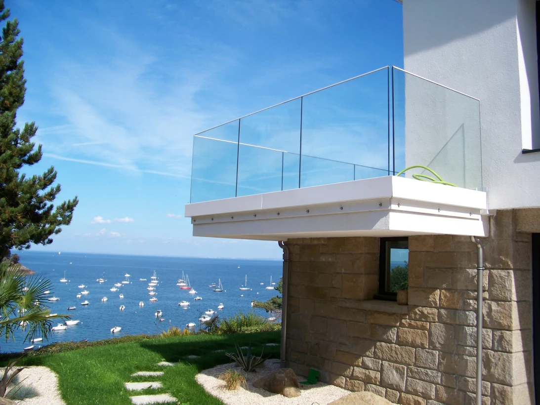 Sfcm Roussel Metallerie Rennes Creez Votre Terrasse Suspendue Metallique Design Et Optimisation Despace